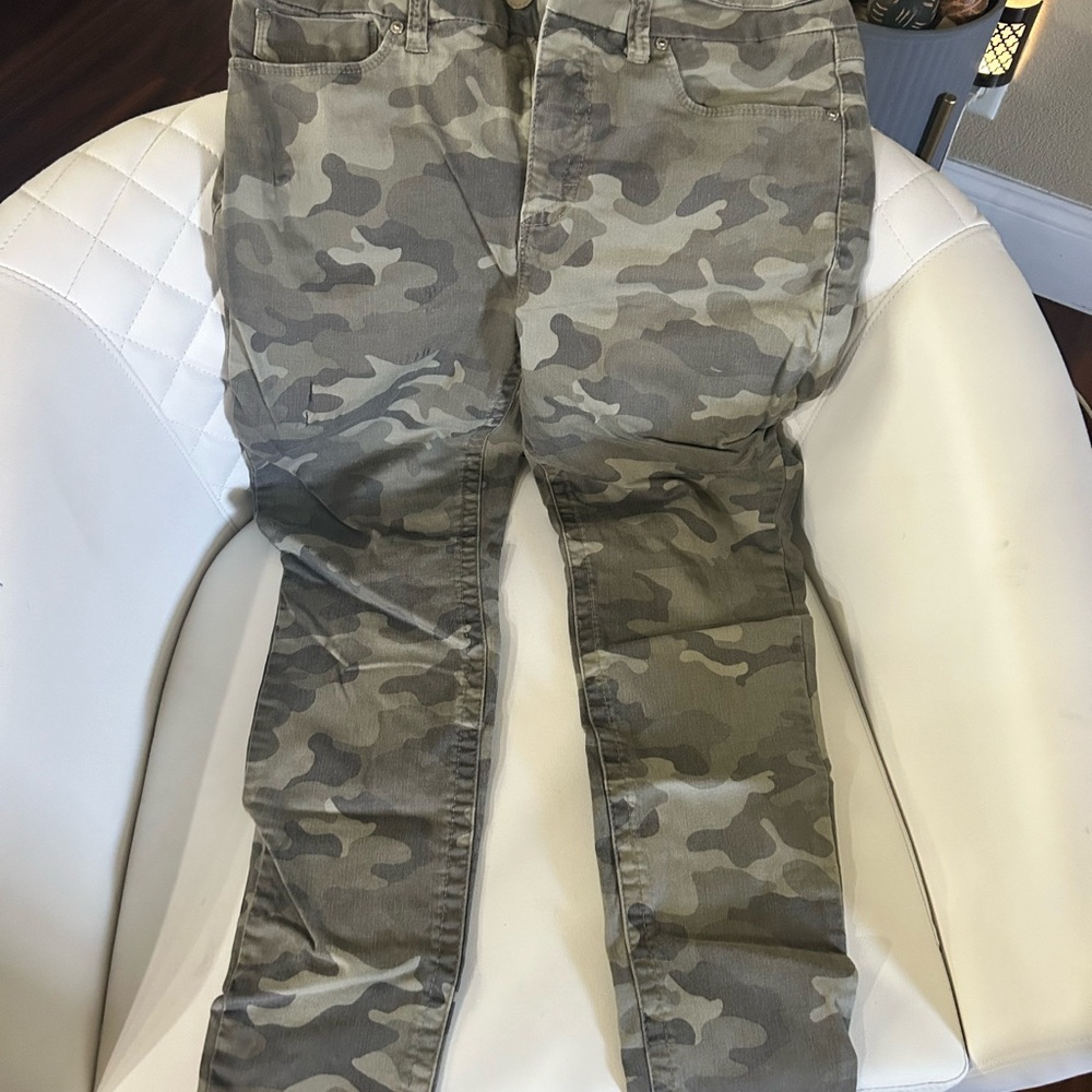 7 For All Mankind Olive Camouflage Pants